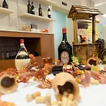 Renzo Hotel